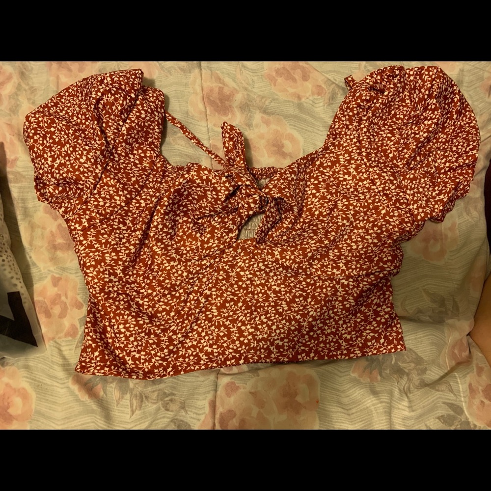 Crop top - Picture 2 of 3